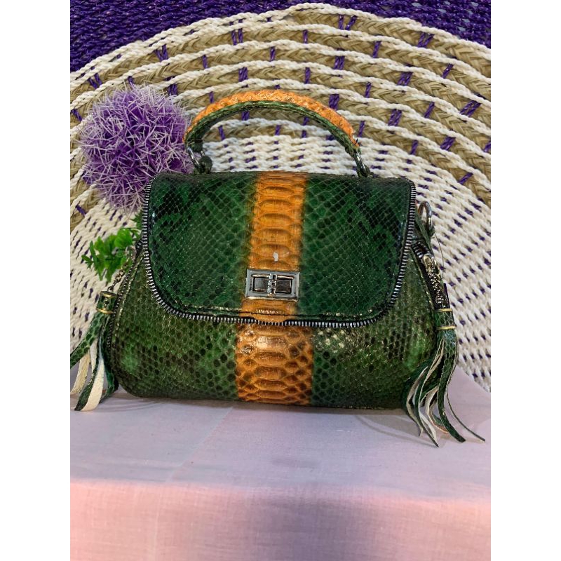 Tas tabung kulit piton