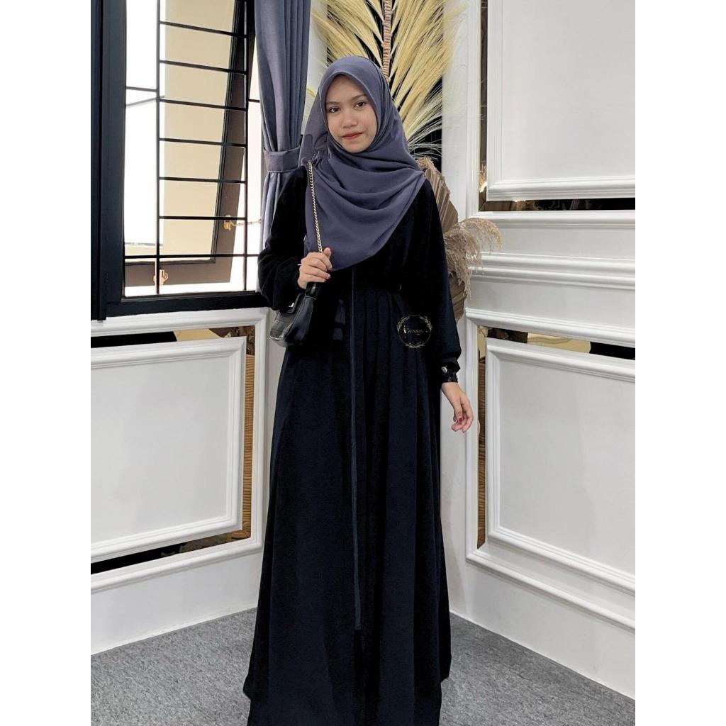 Abaya Basic Hitam Annara Label, zahira series bahan Jettblack  depan full zipper busui friendly Tang