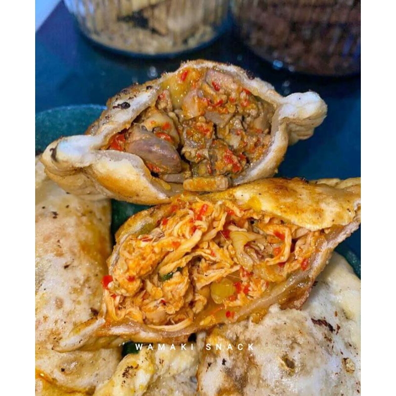 

Cireng isi ayam suwir / ati ampela ukuran besar 4 PCS
