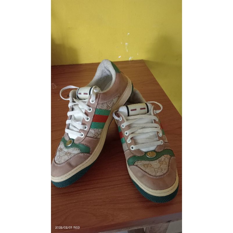 sepatu sneakers Merk gucci original preloved