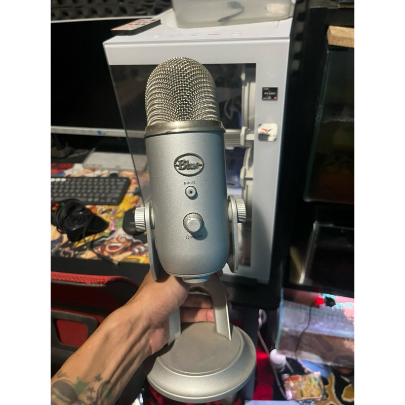mic Blue Yeti Professional second mulus like new microphone