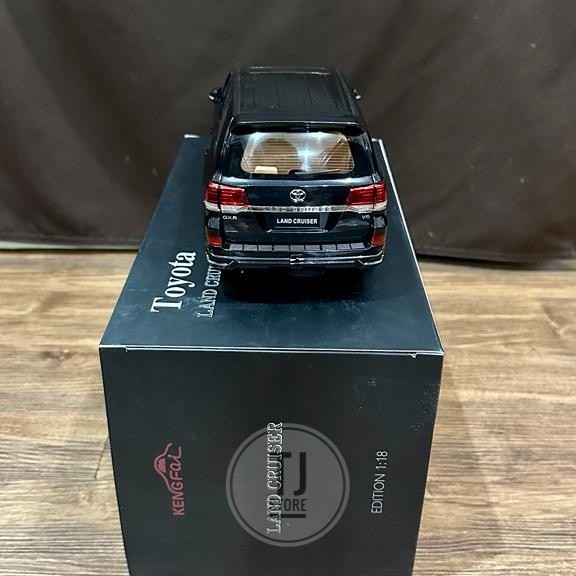 Diecast Toyota Land Cruiser VX 200 Series