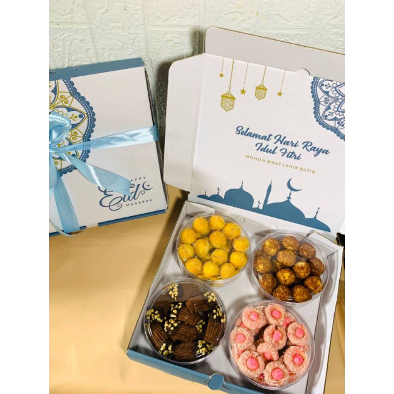 

Paket Hemat Isi 4 Toples gratis Box Cantik Berat 300 gr By TripleL cookies