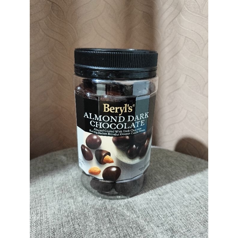 

BERYLS ALMOND DARK CHOCOLATE