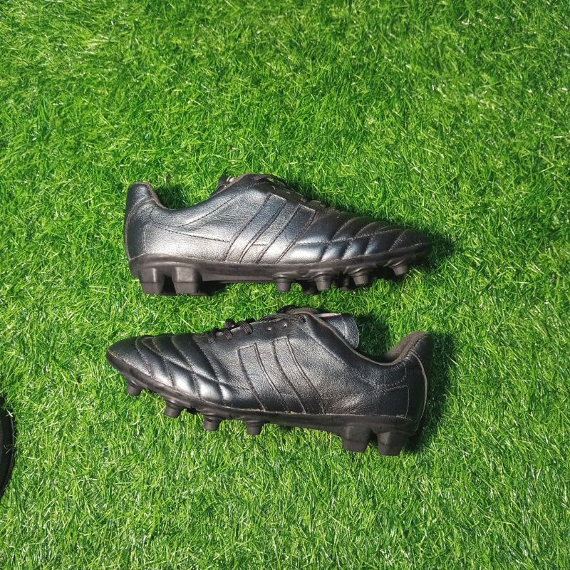 Sepatu Bola Fonder 12pass Blackout Leather