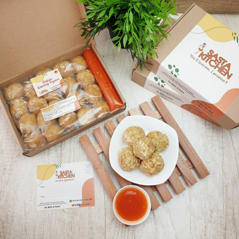 

Hampers/ Parcel/ Birthday gift/ Bingkisan Bakso Goreng