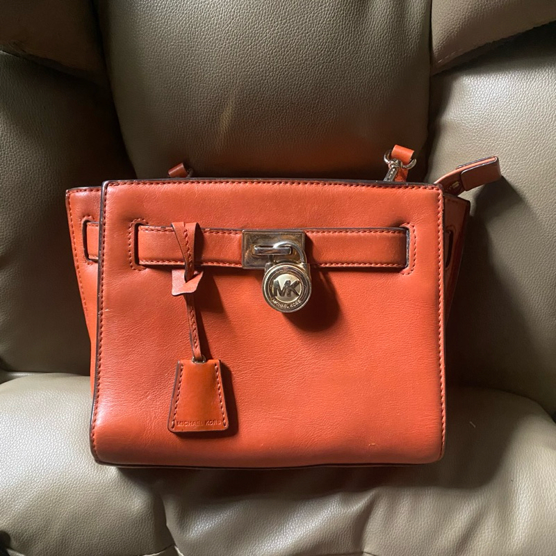 Preloved second michael kors bag tas warna terakota  Rp. 900.000
