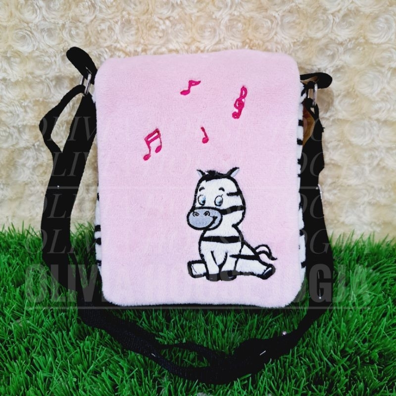 Tas Slempang Zebra Pink Sling Zebra 1 Rest Tas Boneka Zebra Bukaan Depan