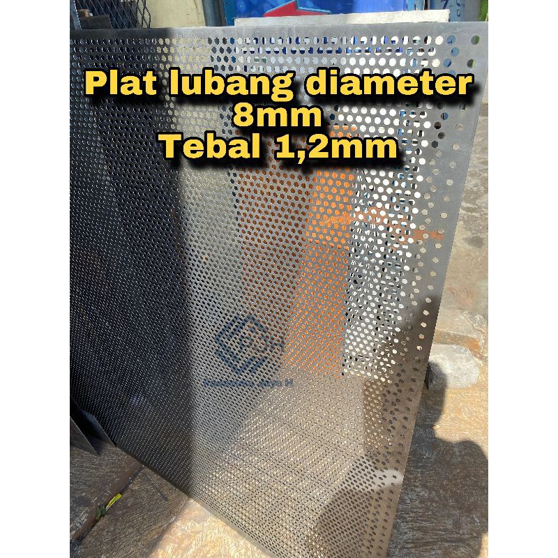 Plat lubang diameter 8mm , tebal plat besi 1,2mm. plate perforated bulat. ukuran tersedia mulai 10cm