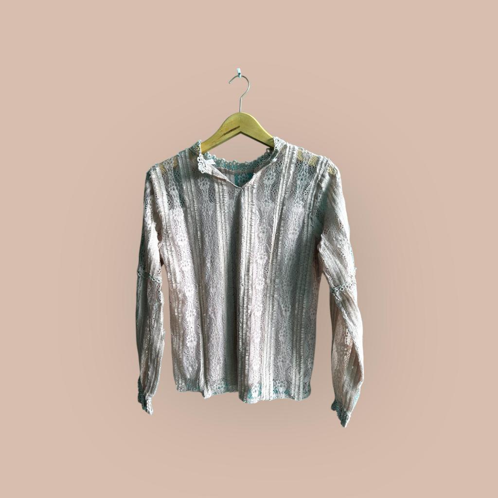 Blouse Renda ( Preloved )