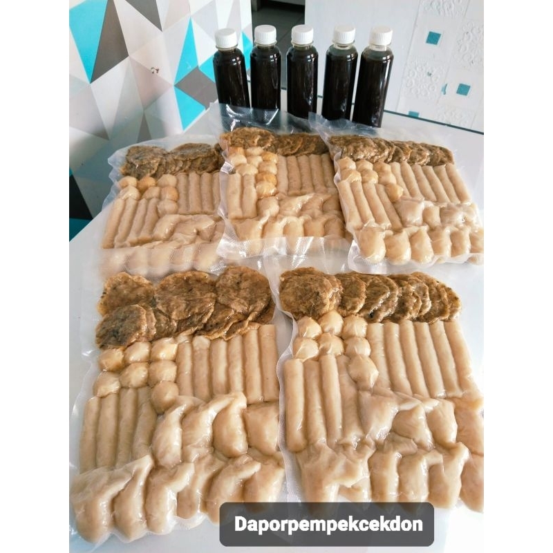 

Paket Pempek palembang asli Enak, paket pempek Mini isi 40pcs