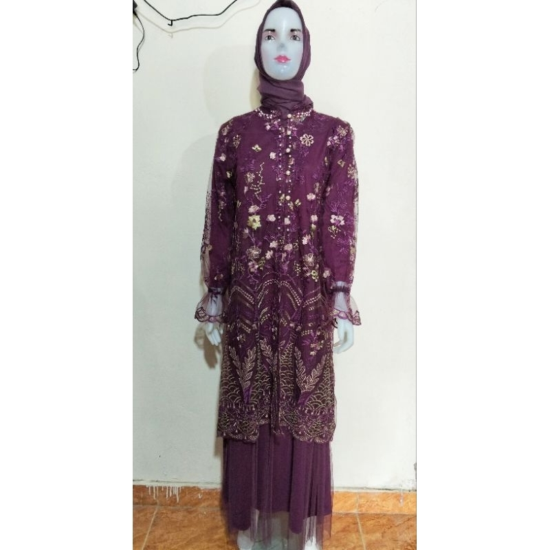 gamis tutu putih + outer brukat