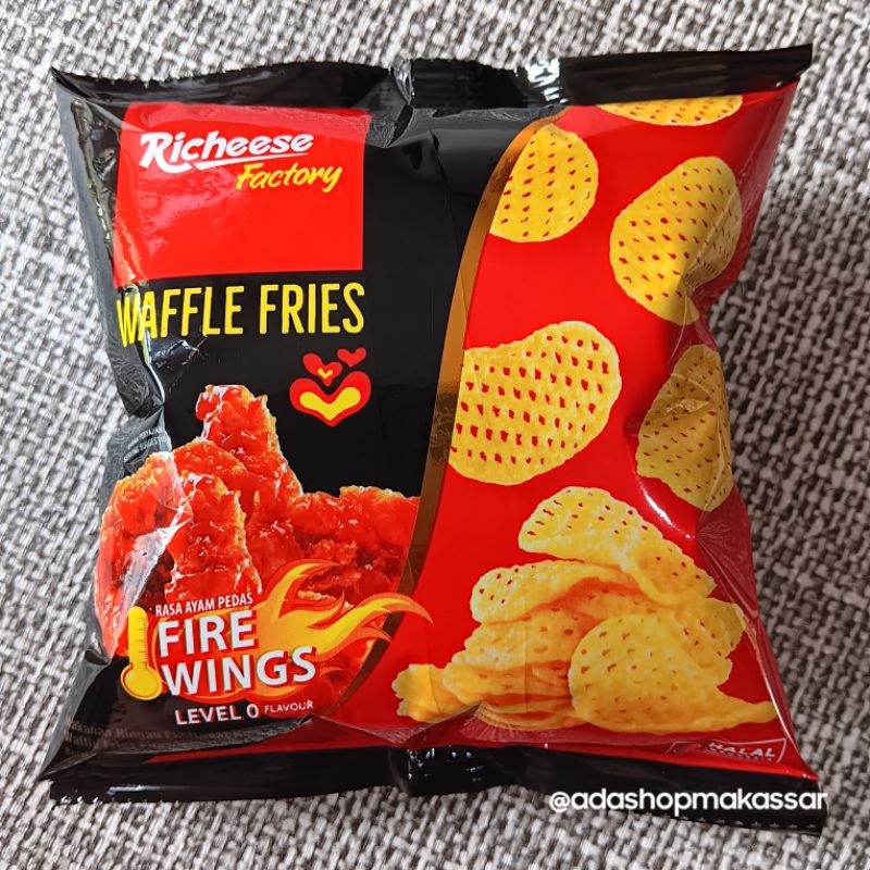 

Richeese Factory Waffle Fries Rasa Ayam Pedas / Burger Keju (3 pcs)