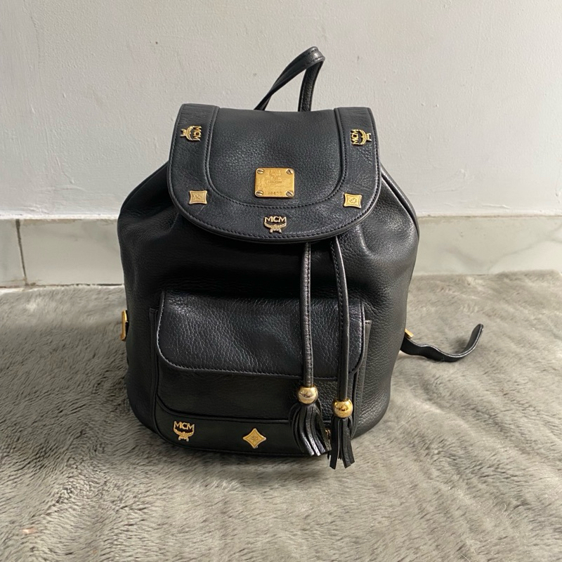 ransel serut wanita hitam kulit dr mcm preloved