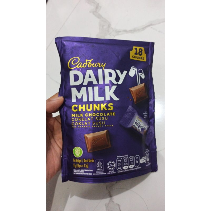 

Coklat Cadbury Dairy Milk in Jar 405Gr