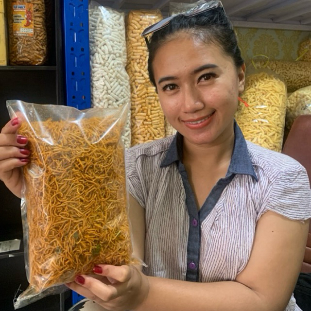 

(1KG) REMUKAN MI GULUNG ILA SNACK BONDOWOSO