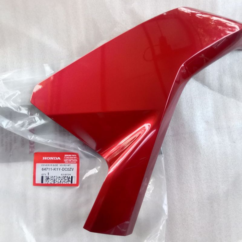 Cover Side Kanan sambungan cover depan kanan PCX 160 2025 terbaru. 64711K1YDC0ZV