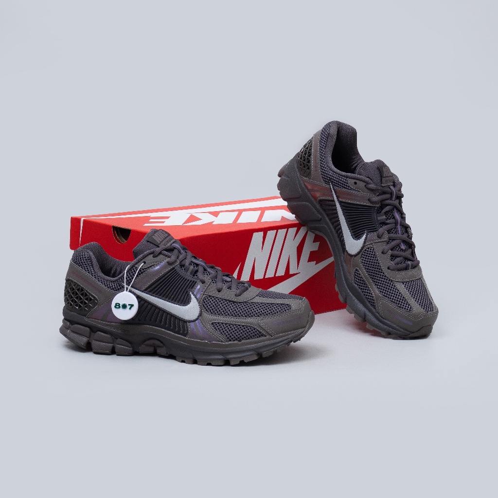 Nike Zoom Vomero 5 Cave Stone Brown