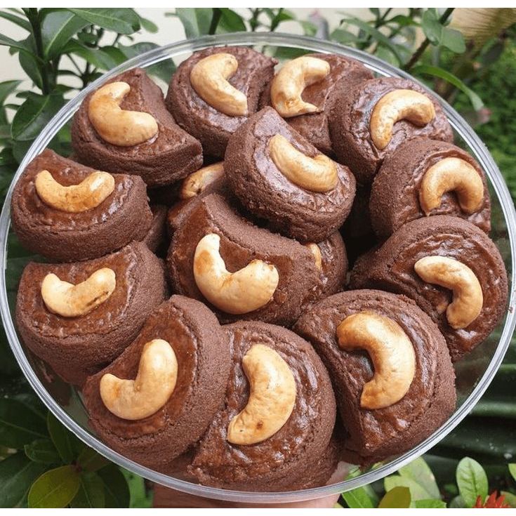 

Chocolate Cashew Cookies 500 gram (1/2 kg) | Choco Cashew Nut Cookies | Kue Kering Coklat Kacang Mede | Kukis Kacang Mete