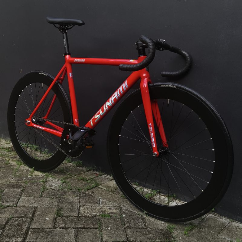 Tsunami Fullbike Wheelset Level Up 6 cm Reyre Hollowtech Crankset PIZZ  Parts