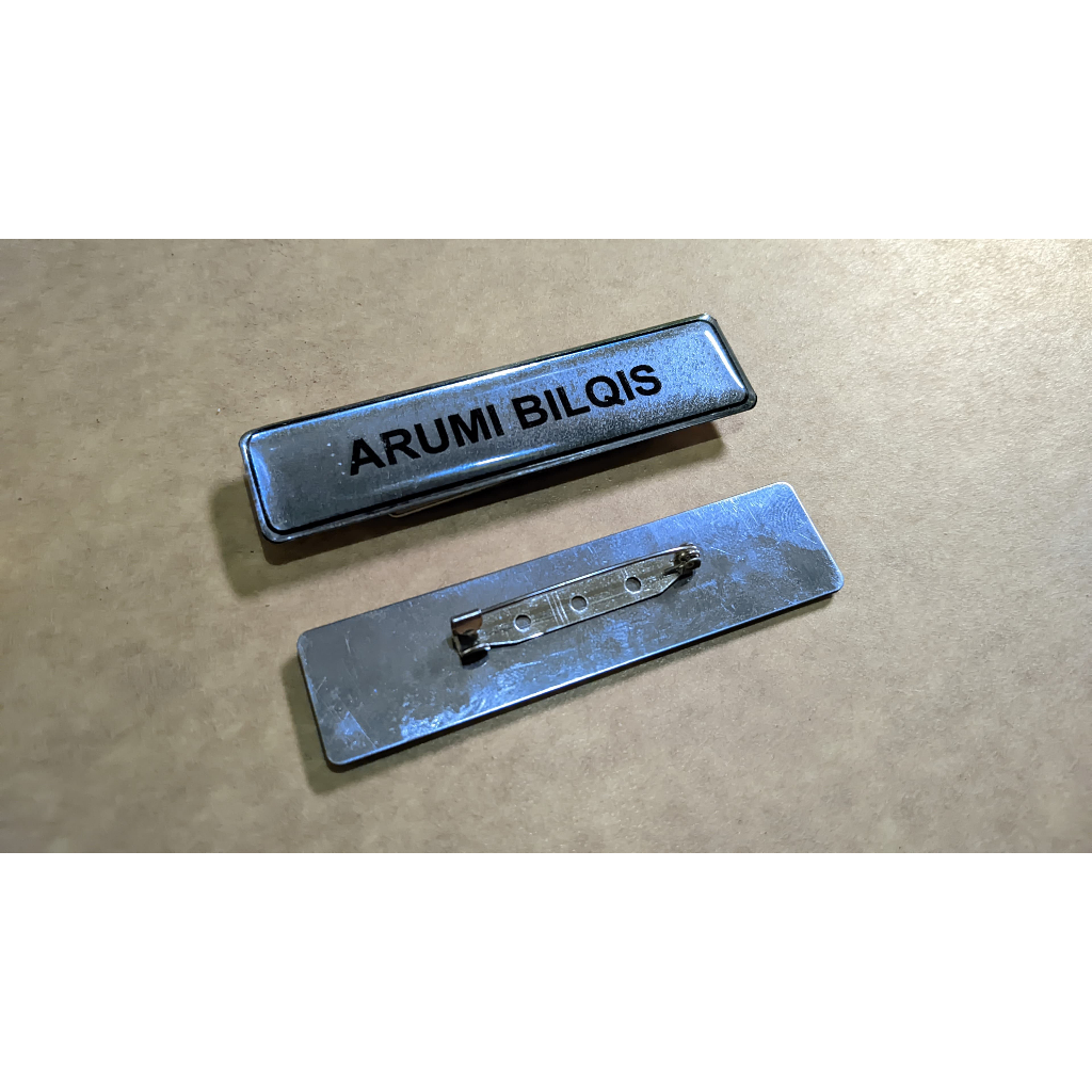 

PAPAN NAMA SILVER PENITIK/NAMA DADA/NAME TAG/PIN/PAPAN NAMA RESIN/NAMETAG STANLES