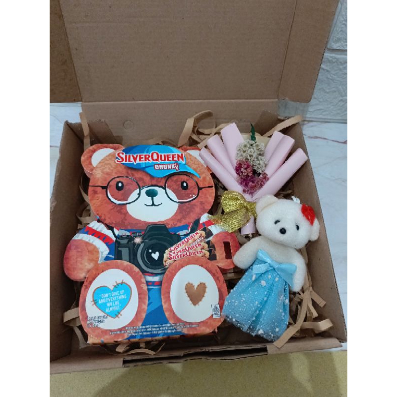 

Hampers box kado ulangtahun wisuda valentin exp 2026