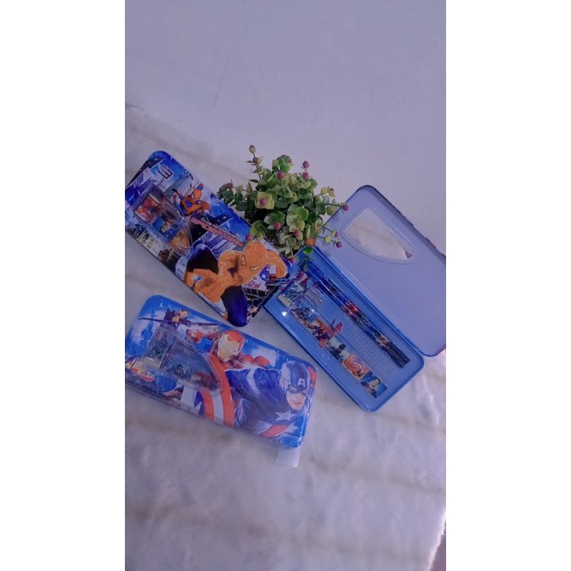 

Tempat Pensil Anak Kaleng Super Heroes