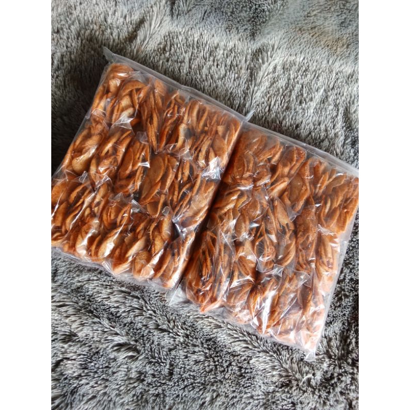 

Basreng Pedas par pack isi 20 pcs/Bakso goreng pedas