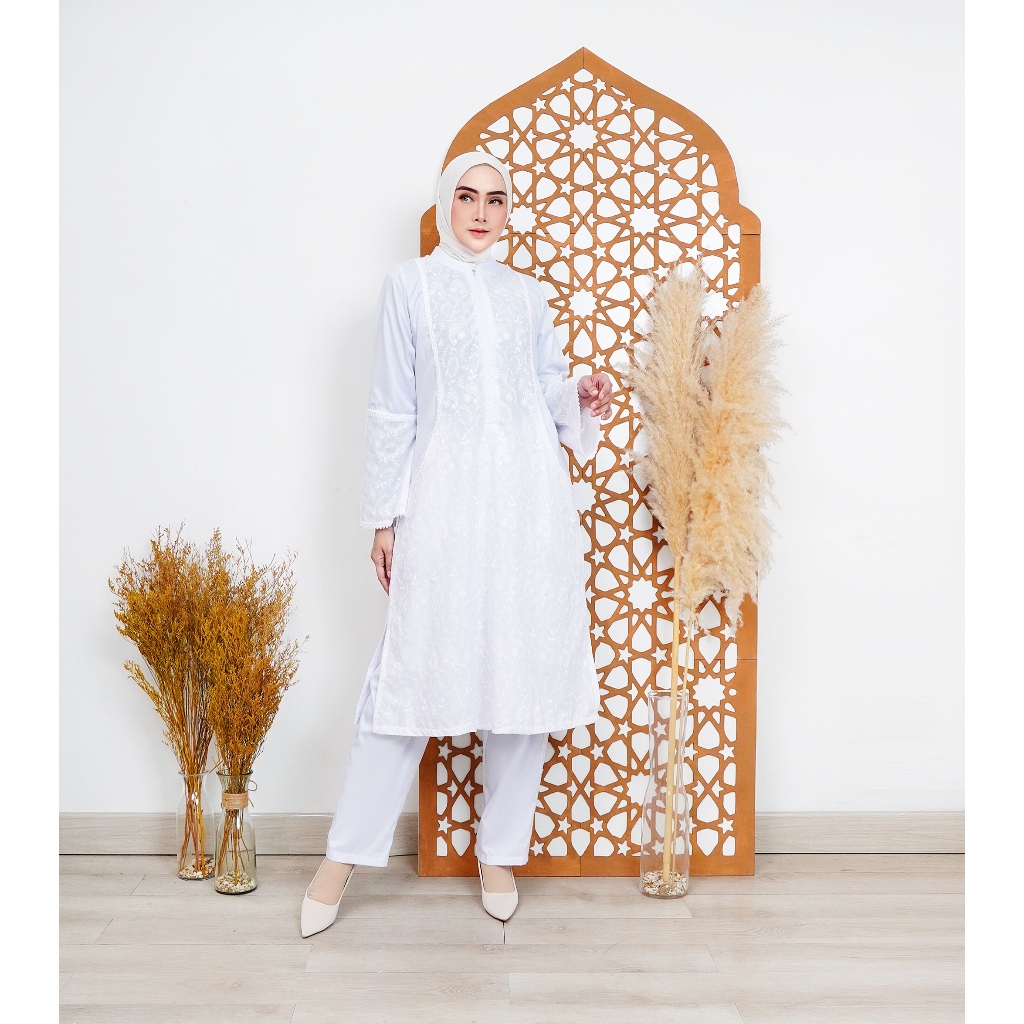 Setelan Tunik Putih Bordir Kombinasi Katun Toyobo Busana Umroh dan Haji Muslimah