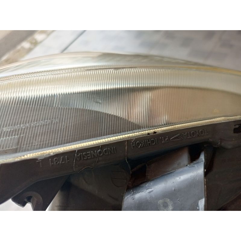 Headlamp kiri Avanza bekas