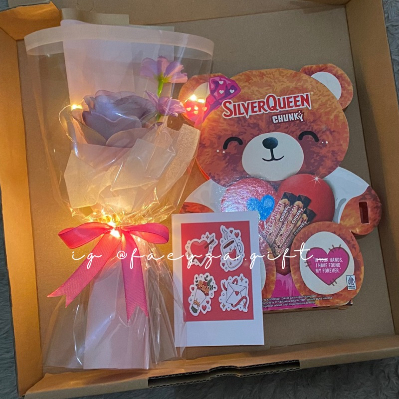 

Gift Box Valentine | Kado pasangan | kado pacar | kado spesial | kado murah
