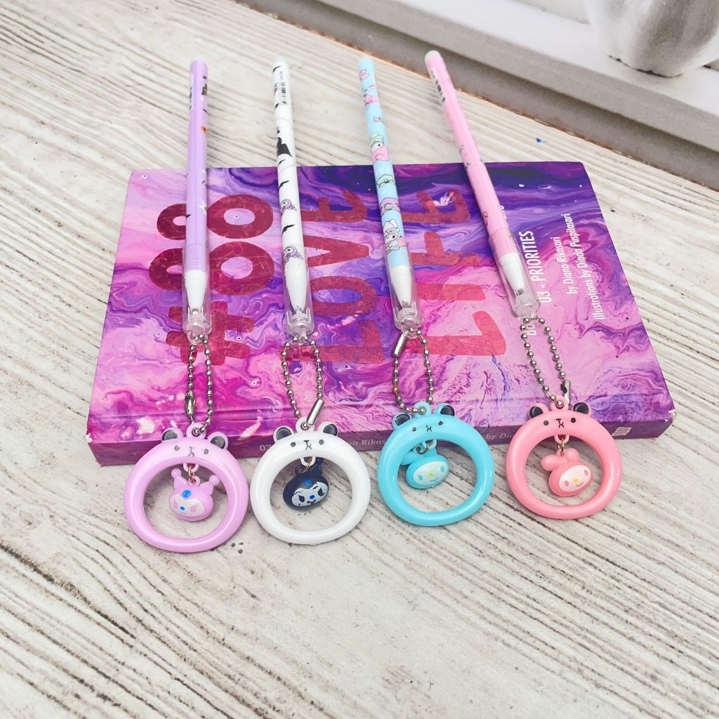 

Pulpen Gantungan SANRIO dalam lingkaran hiasan Unik Lucu Harga Murah / Pen Gantungan Sanrio Kuromi Melody Super CUTE tinta gel hitam Stationary ATK Kekinian Bisa COD