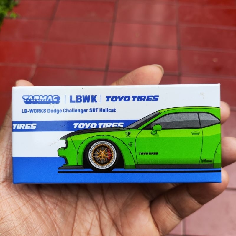 Tarmac 1/64 Dodge Challenger SRT Hellcat LBWK Toyo Tires