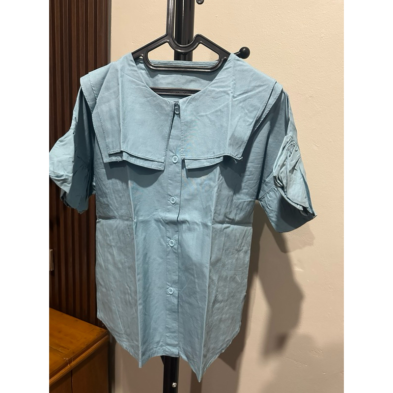 blouse biru muda