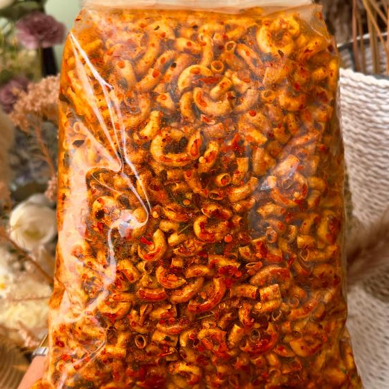 

wiw Makaroni Bumbu Pedas Cikruh 1kg Makaroni Bumbu Melimpah