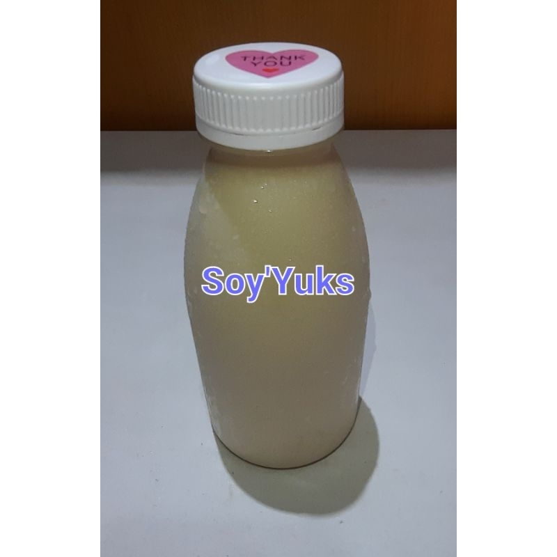 

Sari Kedelai / Susu Kedelai / Susu Kacang Kedelai / Soy Milk Murni 350ml Homemade Unsweetened