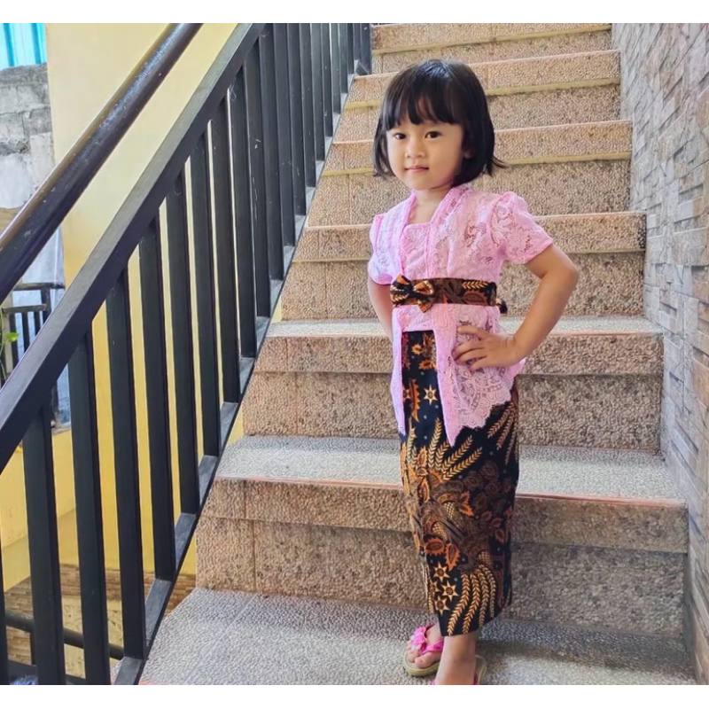 Setelan kebaya anak rok panjang