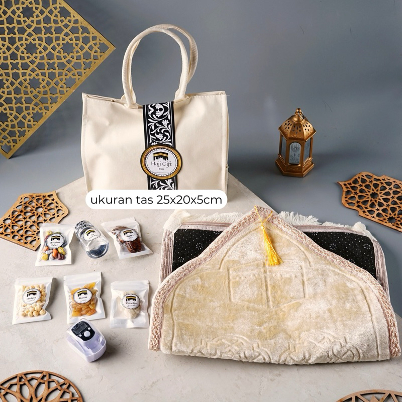 

G&C Oleh Oleh Umroh Hampers Haji Arab Saudi Souvenir Bingkisan Sajadah Tebal Premium Hajj Gift Tas