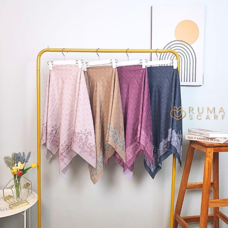 HIJAB VOAL SEGIEMPAT MOTIF BY RUMA SCARF