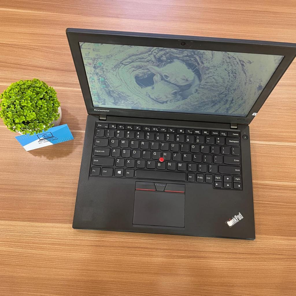 LENOVO X250  RAM 8 GB SSFD 256SECOND / BEKAS