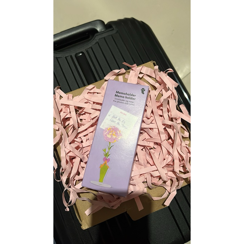 

Memoholder from Flying Tiger