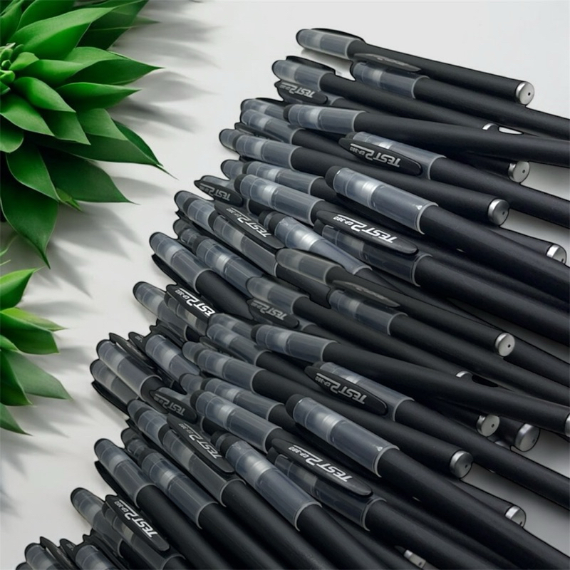 

pulpen gel warna hitam isi 10 ukuran 0,5 mm warna hitam