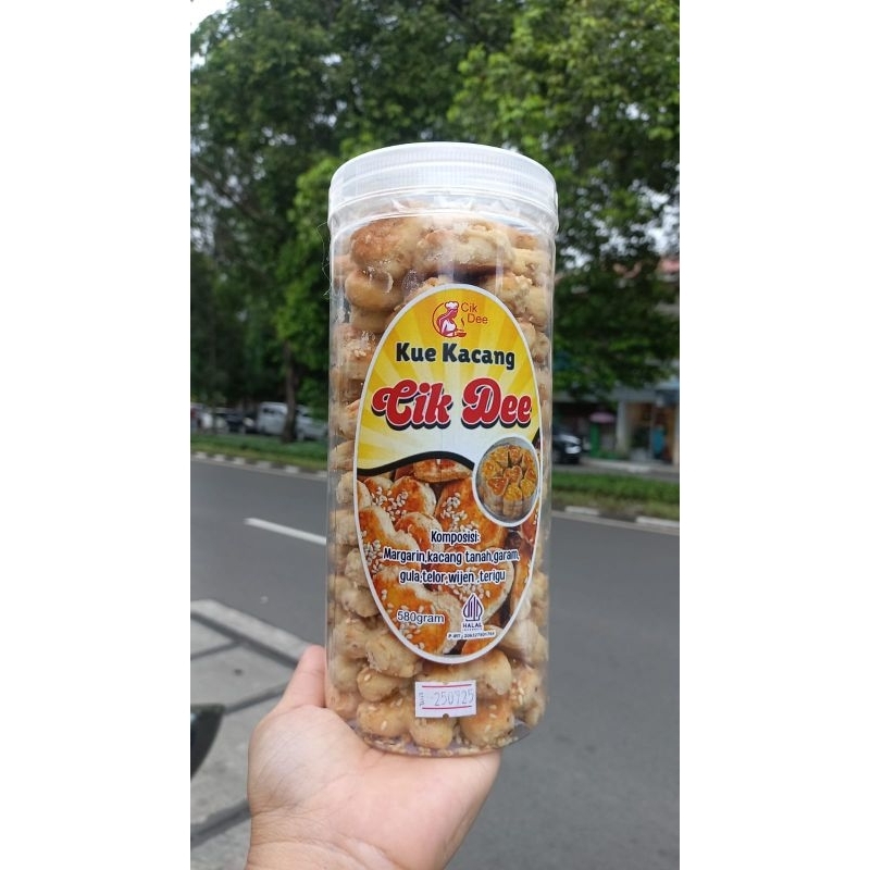 

Kue Kacang Cik Dee 580 gr