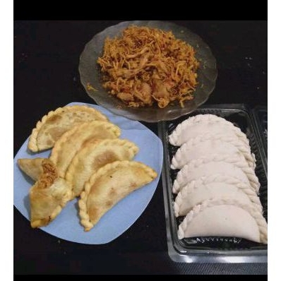 

cireng frozen isi ayam full mentah isi 10 vacum +sambal