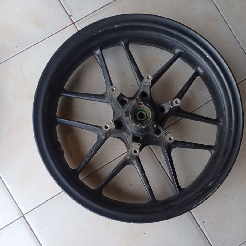 Velg pelak honda depan  ADV 150 CBS original