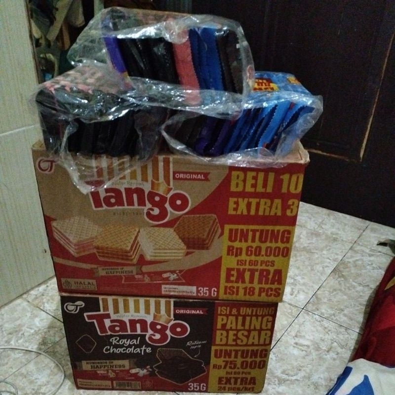 

wafer tango x JKT 48 (1 ball isi 10+extra 2)