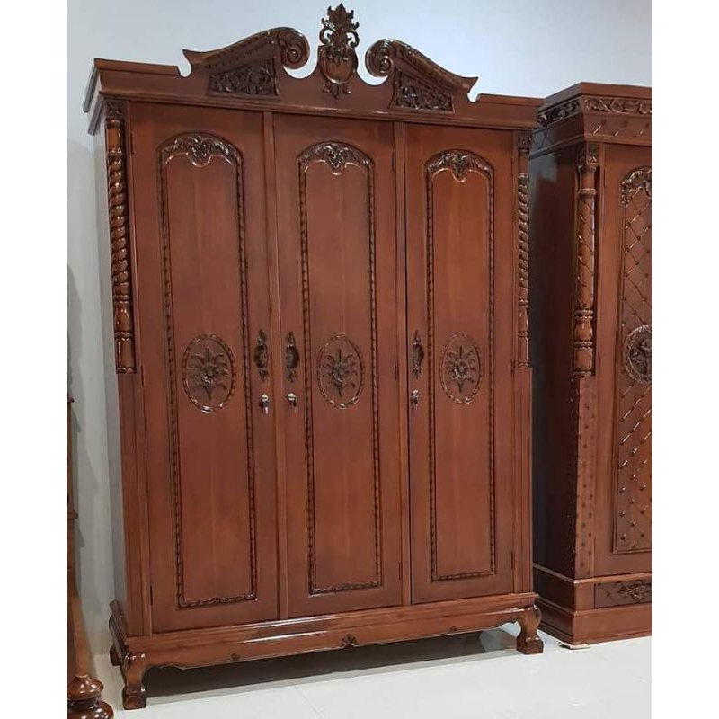 Lemari pakaian kayu jati klasik/lemari ukiranan jepara mewah/almari pintu 3