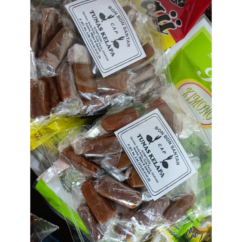 

Permen kelapa / permen dodol khas medan 1 bks