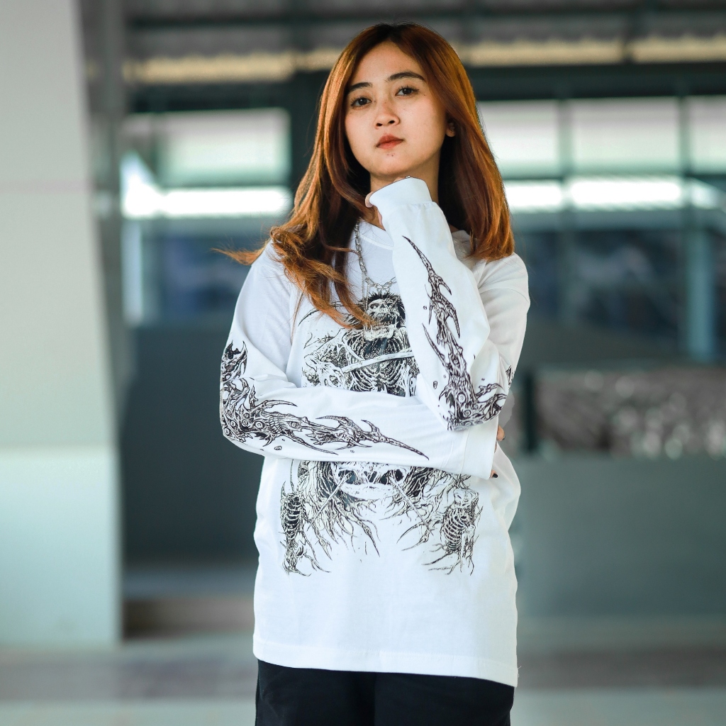 TRIAD T-shirt Longsleeve White / Kaos Lengan Panjang Face Melter Metal I A4944 Putih Long Sleeve