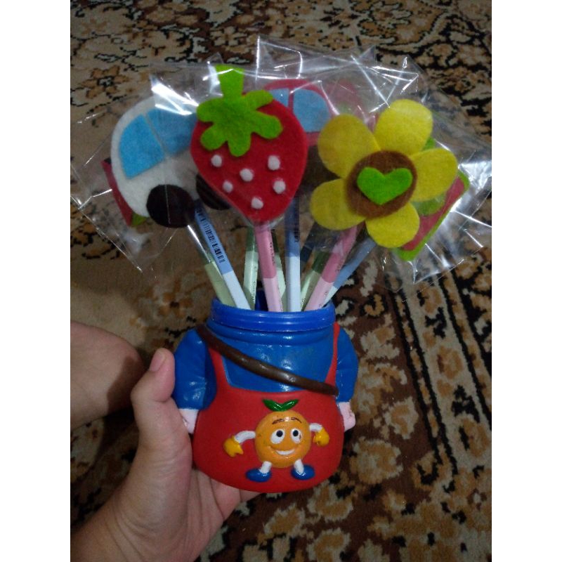 

hiasan pensil flanel
